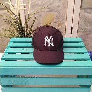 Official MLB NY Yankees ball cap 🧢